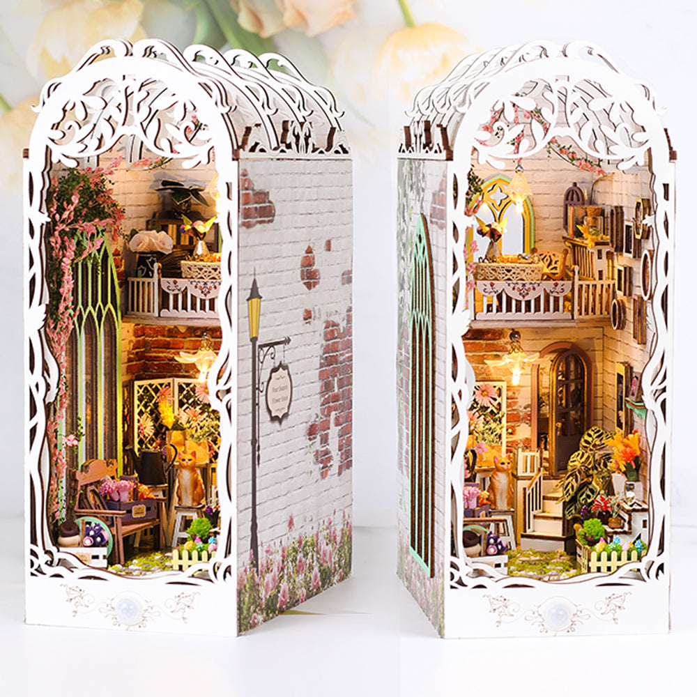 Random Different Styles of Book Nook Kit